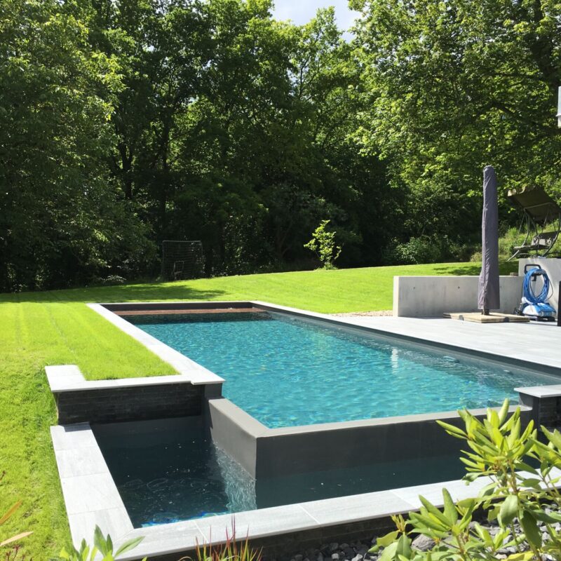 DEBORDEMENT2 800X800 | MT AMÉNAGEMENTS Installation de piscines miroirs ou à débordement dans les secteurs de Cernay et Guebwiller Pfastatt 6